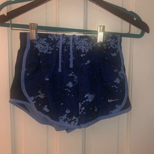 Blue Nike Athletic Shorts Girls Medium🌀💙